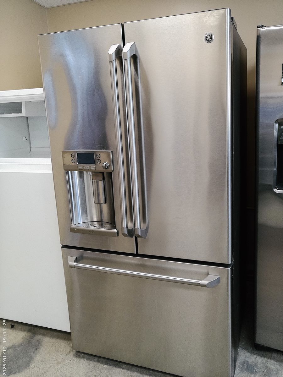 Stainless Steel 28 cf French Door~Water and Ice~90 Day Guarantee