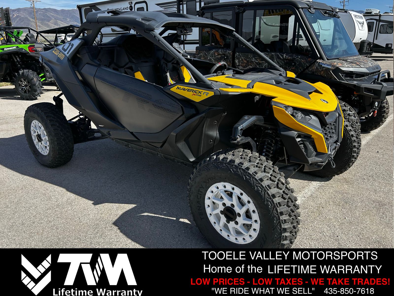 2025 Can-Am Maverick R X RS with Smart Shox