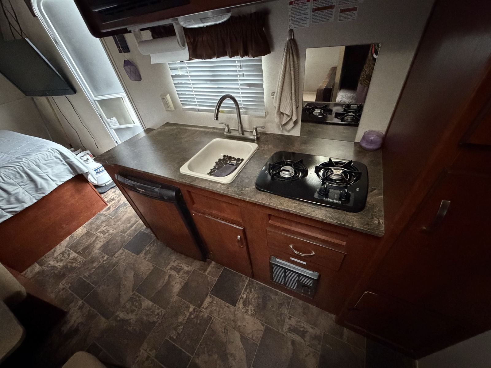 Main image 10
