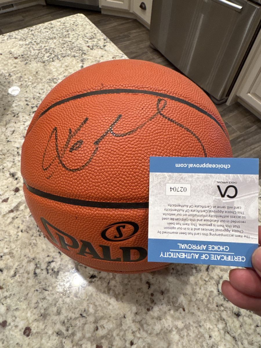 Kobe Bryant signed/COA basketball