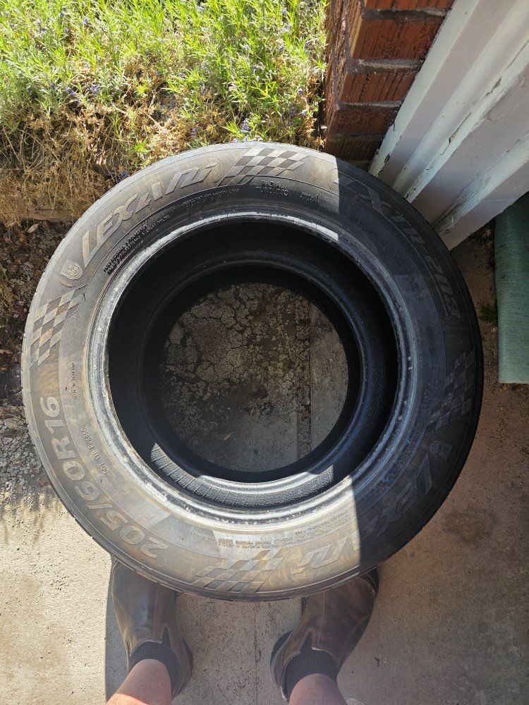 Tires 205/60R16