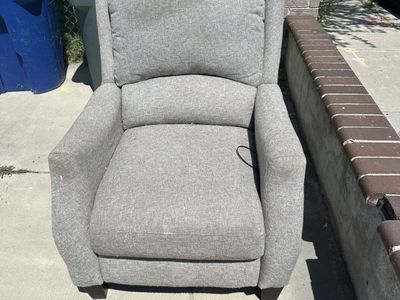 Free RecLainer Couch