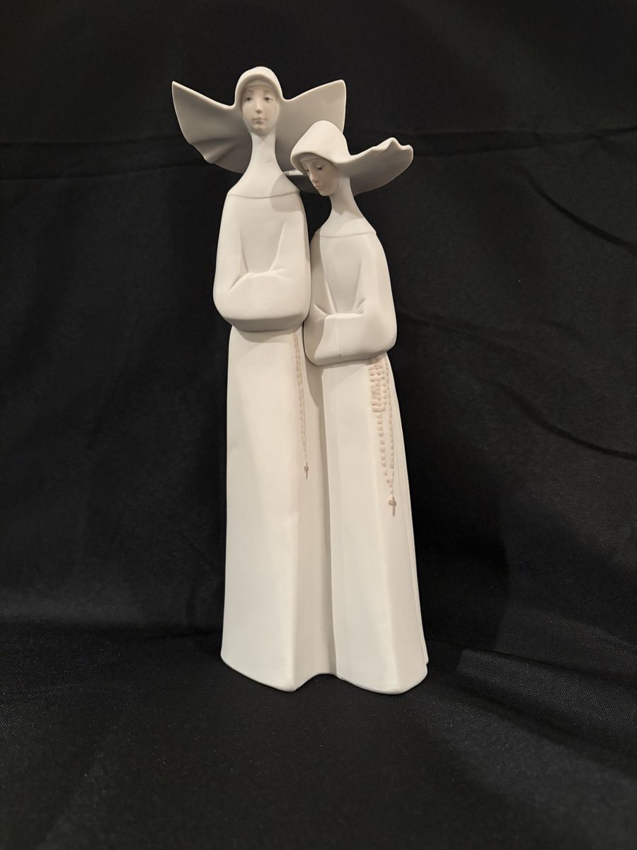 32 lladro figurines mint condition 