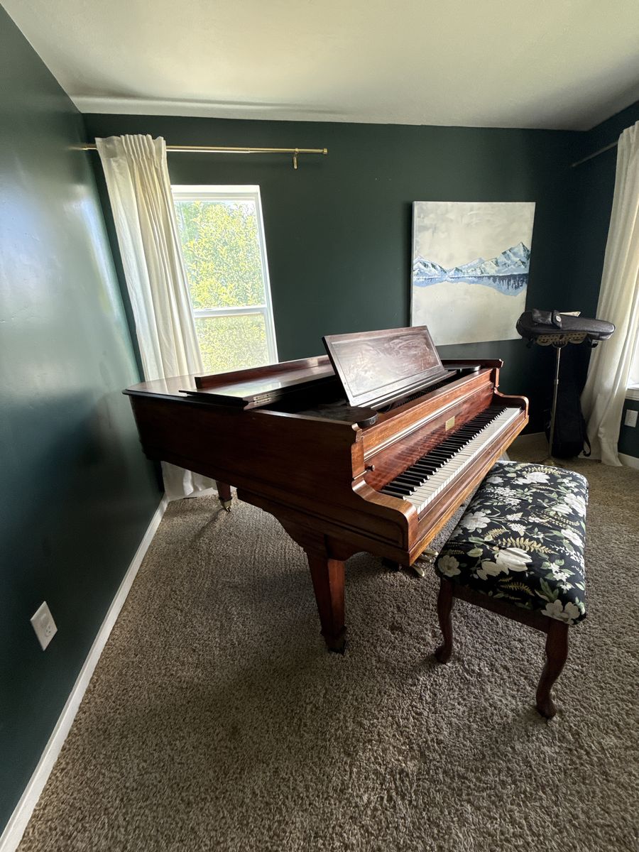 Baldwin baby grand piano