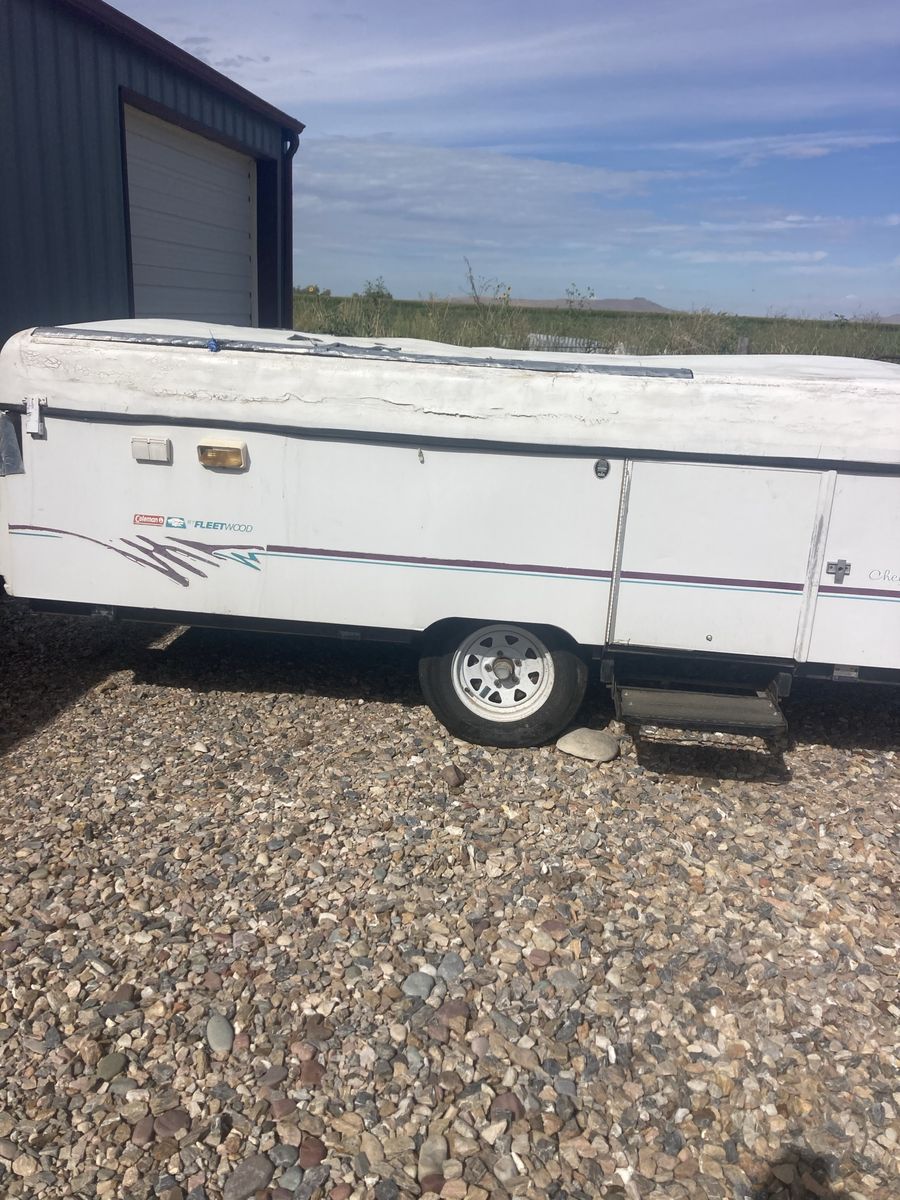Pop up camper