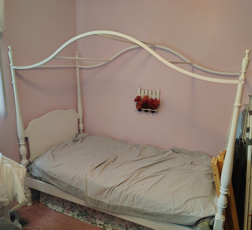 Vintage Twin Canopy Bed