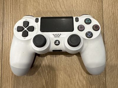 PS4 Controller