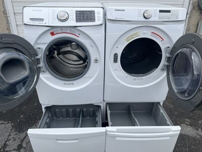 Samsung Electric Set On Pedestals,free Delivery