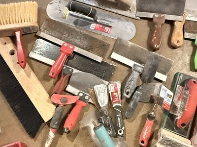 Lot of cement & sheet rocking tools