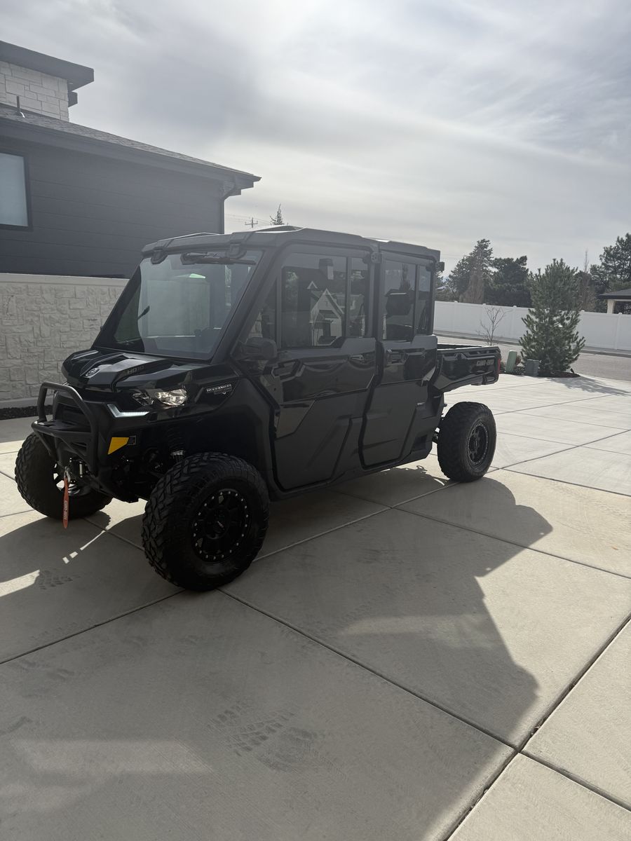 2022 Can‑Am Defender Lonestar – Black – Only 1,025 Miles!
