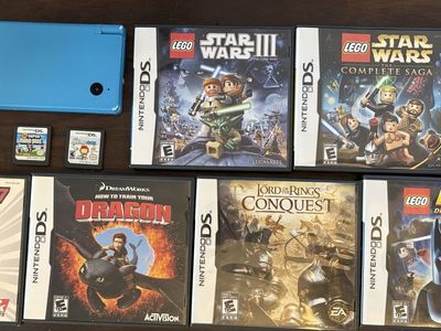 Nintendo DSi w/ 9 games & charger
