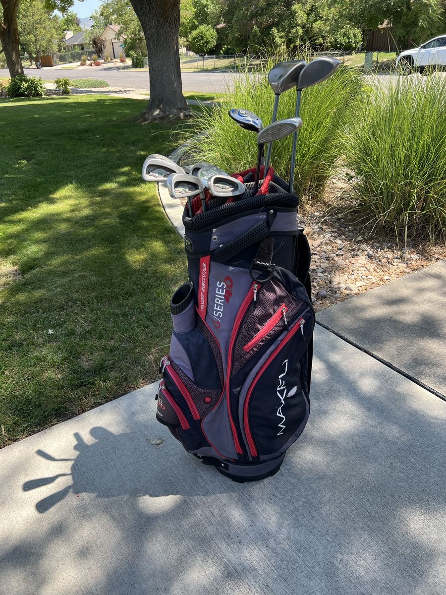 Women’s right handed golf clubs with bag