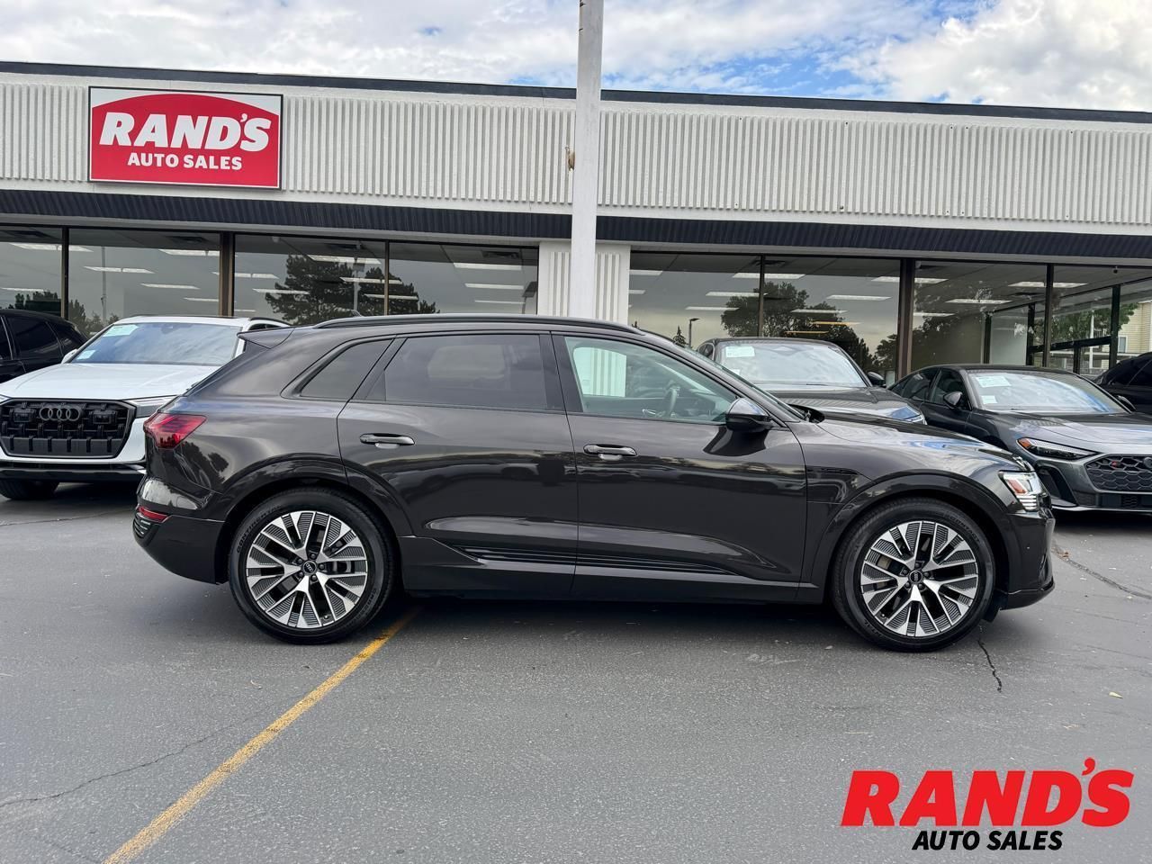 2024 Audi Q8 e-tron quattro Premium Plus
