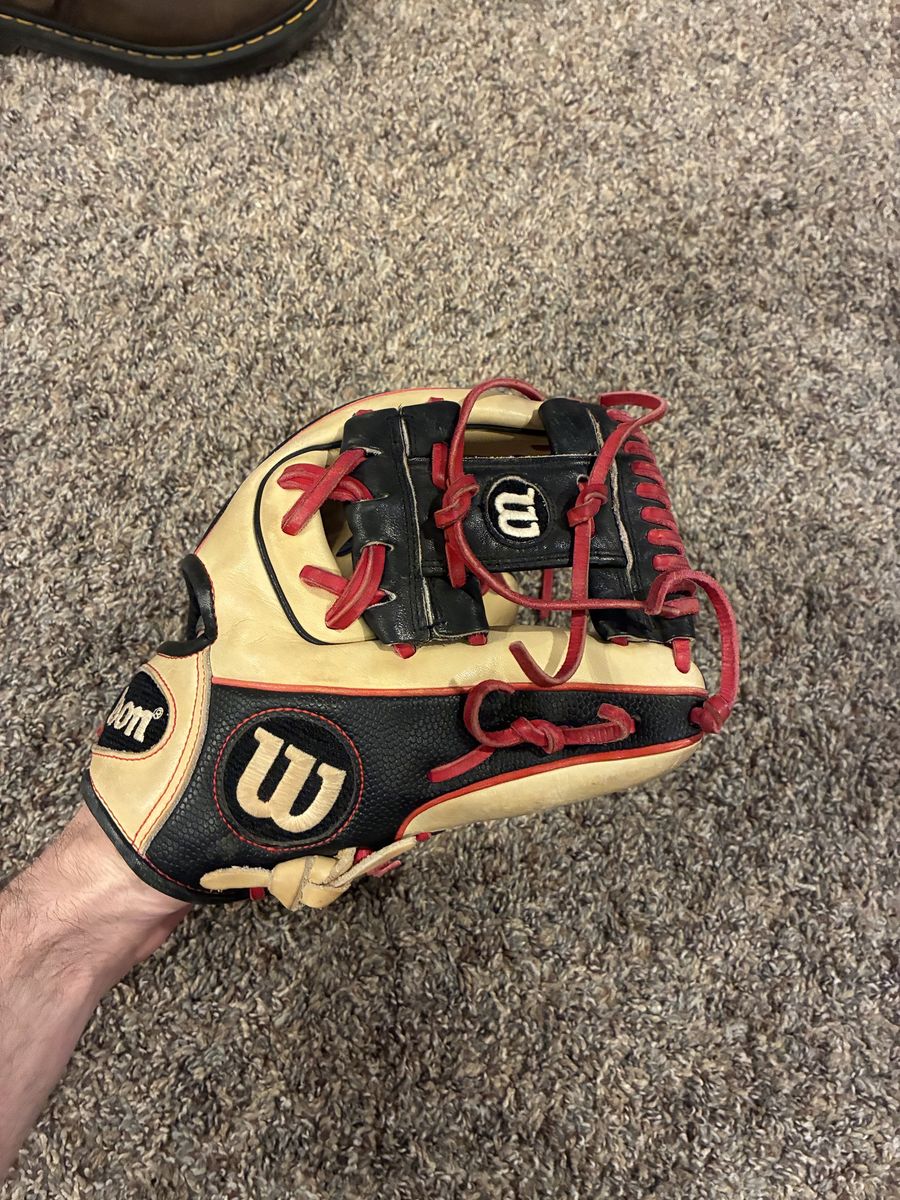 Wilson A2000