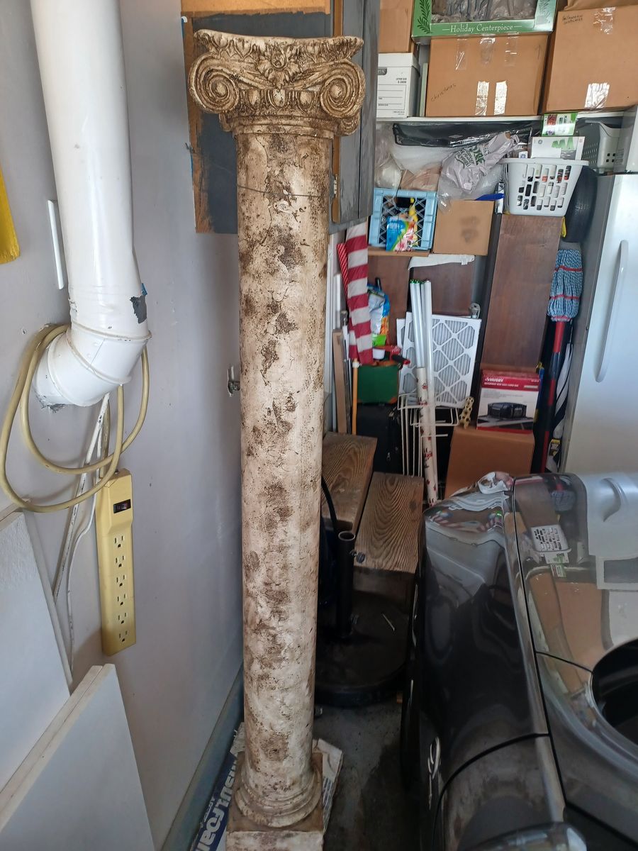 Large roman column "solid plaster"