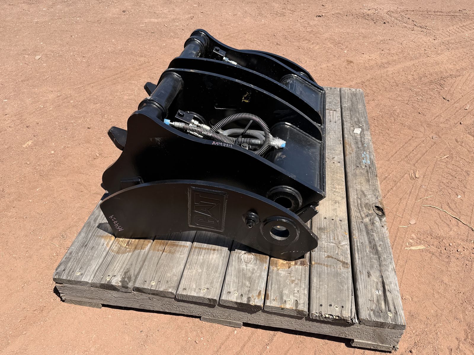 Main image 3