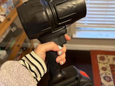 New in box Cordless Leaf Blower