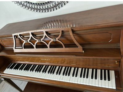 Kawai Upright Piano K845093 - Classic Wood Finish Acoustic Piano with Bench