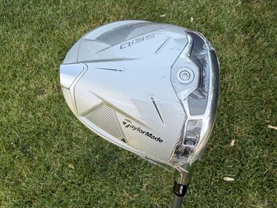 NEW TaylorMade Qi35 Platinum Designer Series driver 10.5 Stiff