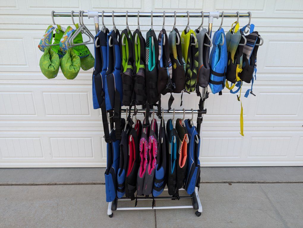 Life vests / jackets (neoprene, universal, paddle)