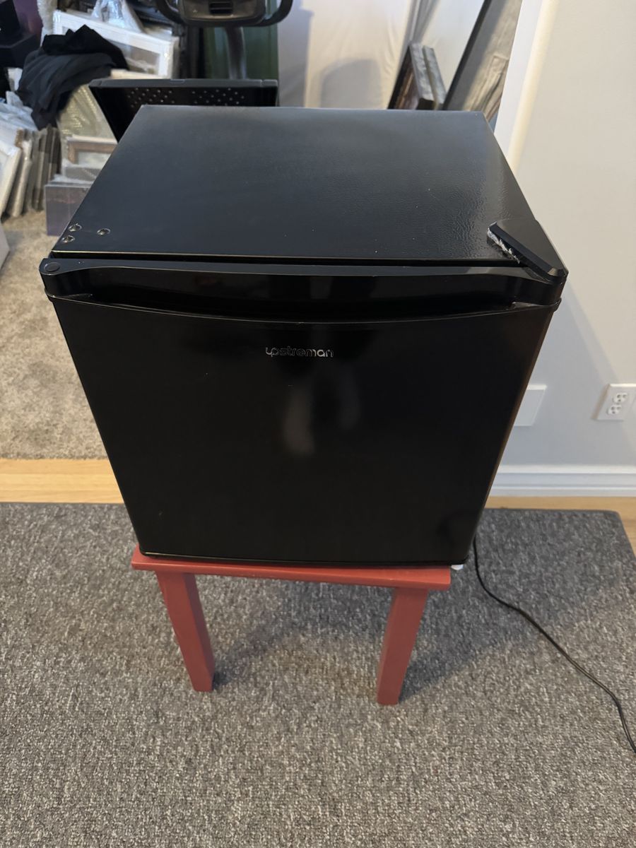 Personal Small Refrigerator