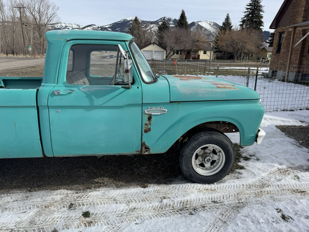 1966 Ford F-100 XLT