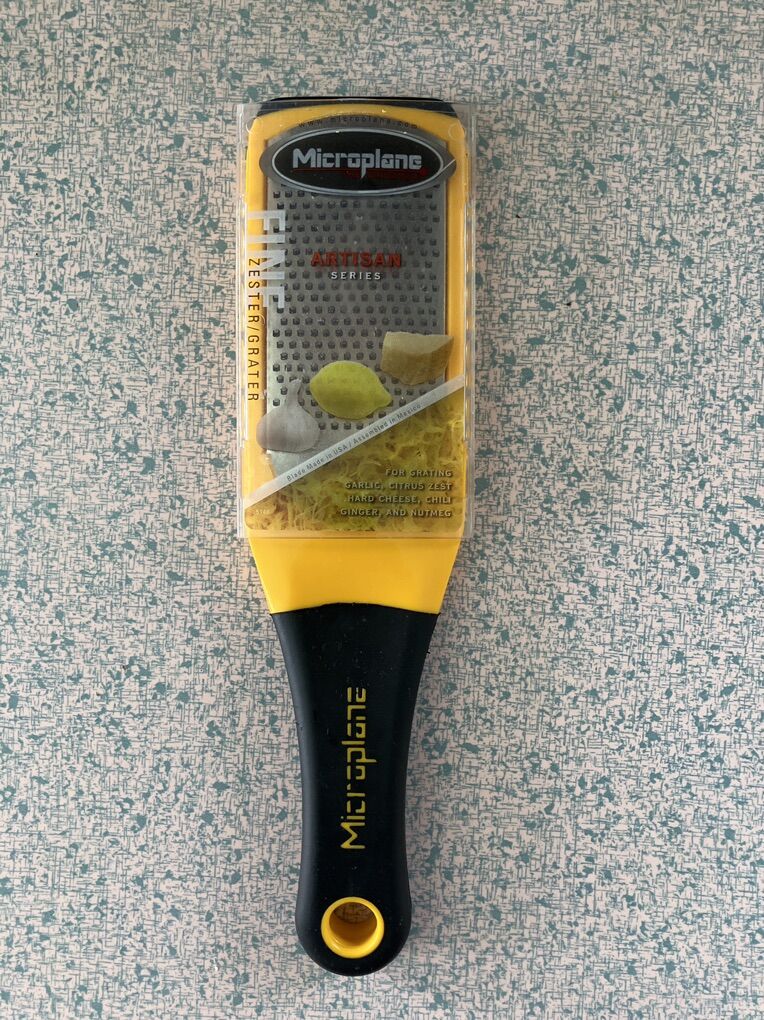 Like New Microplane Artisan Fine Cheese Grater Zes