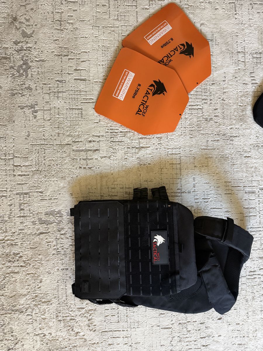 Weighted vest With Plates