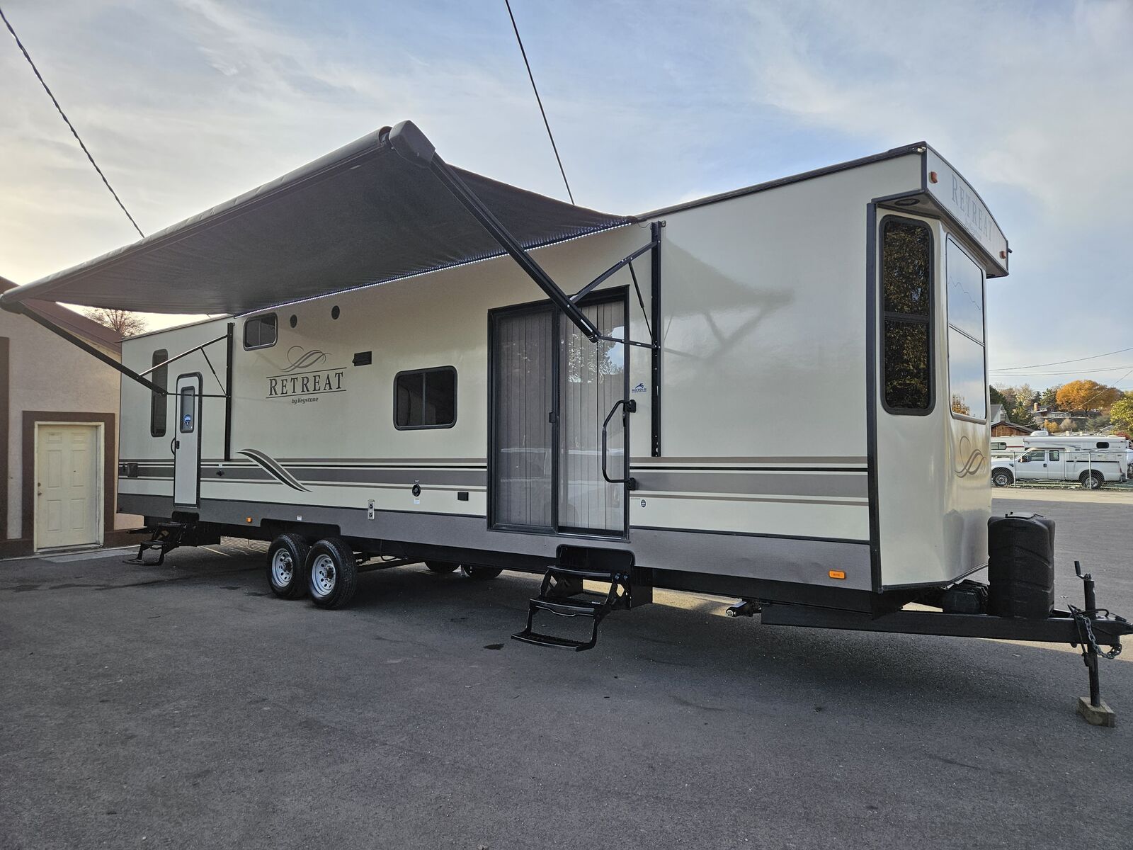 2019 Keystone Retreat 391FDEN Park Model