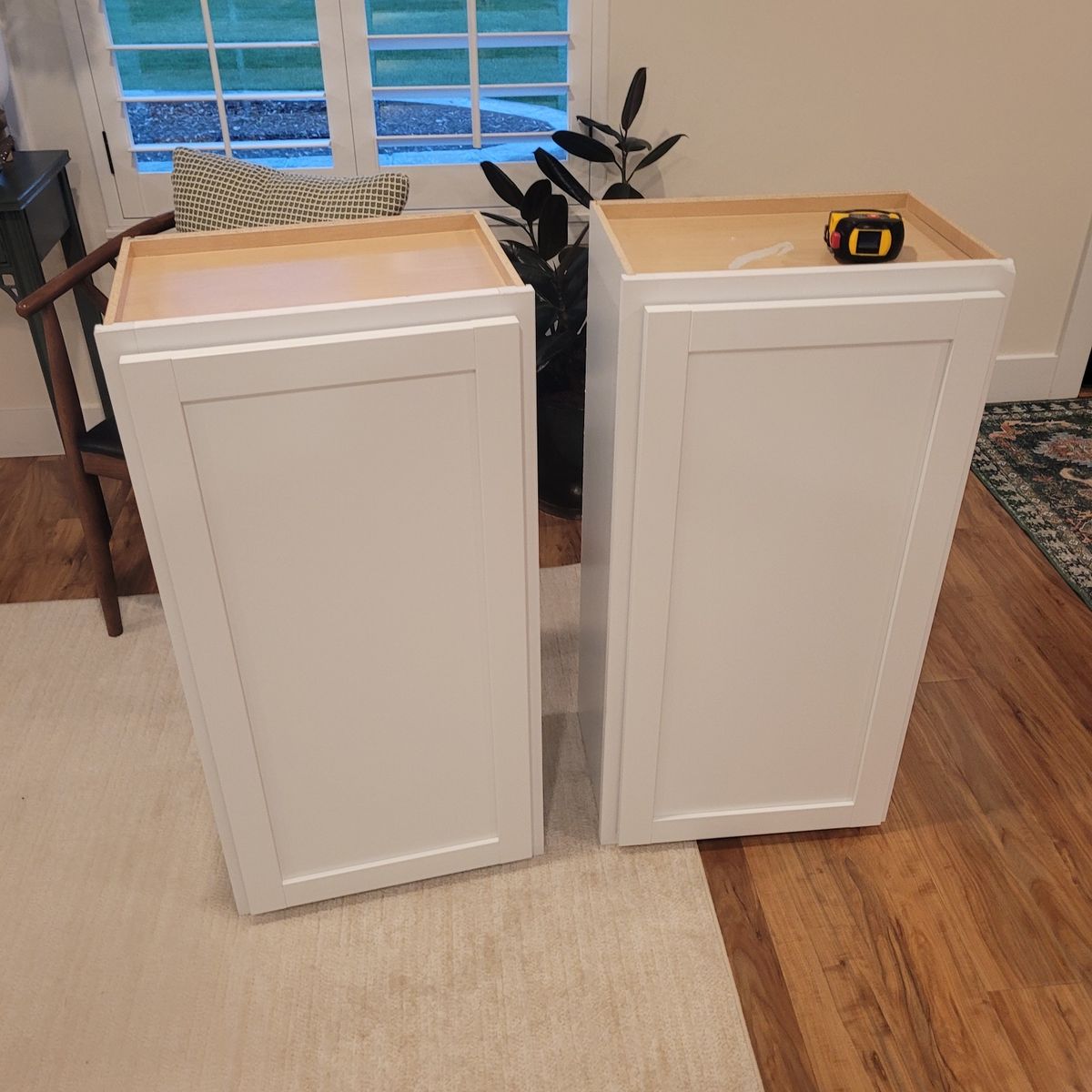 2 White shaker cupboards
