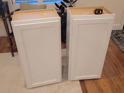 2 White shaker cupboards