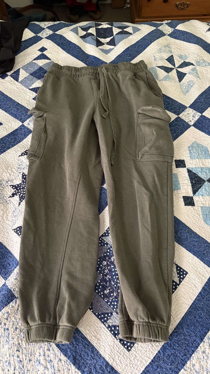 Green cargo pants
