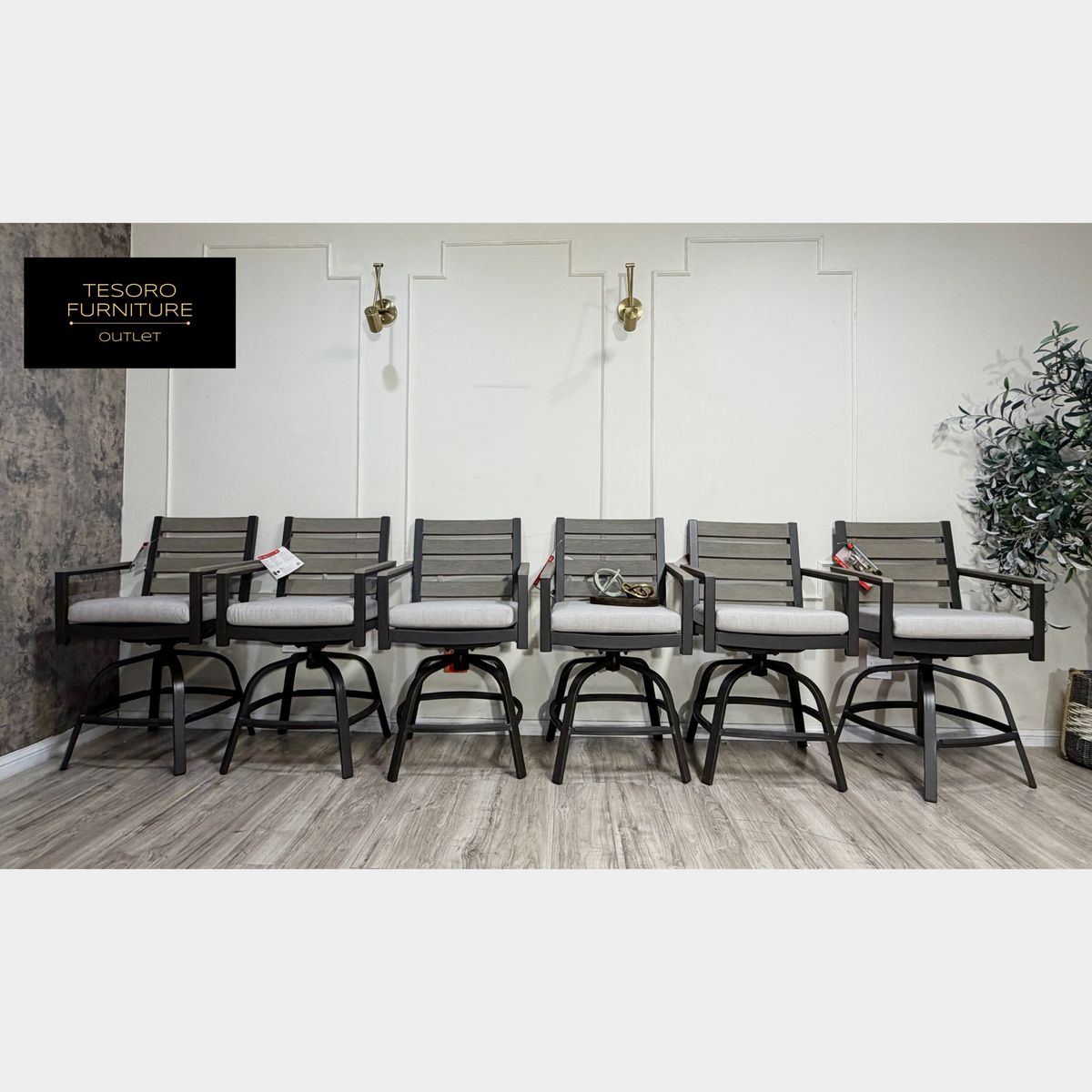 NEW SWIVEL COUNTER HEIGHT CHAIR SET