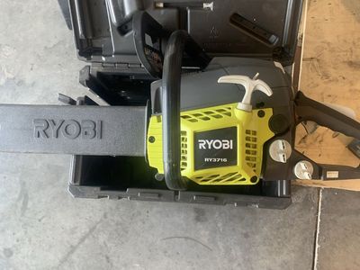 RYOBI RY3716 16-inch 37cc 2-Cycle Gas Chainsaw with Carrying Case