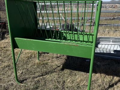 Powder River 5 ft. V Rack Horse Feeder