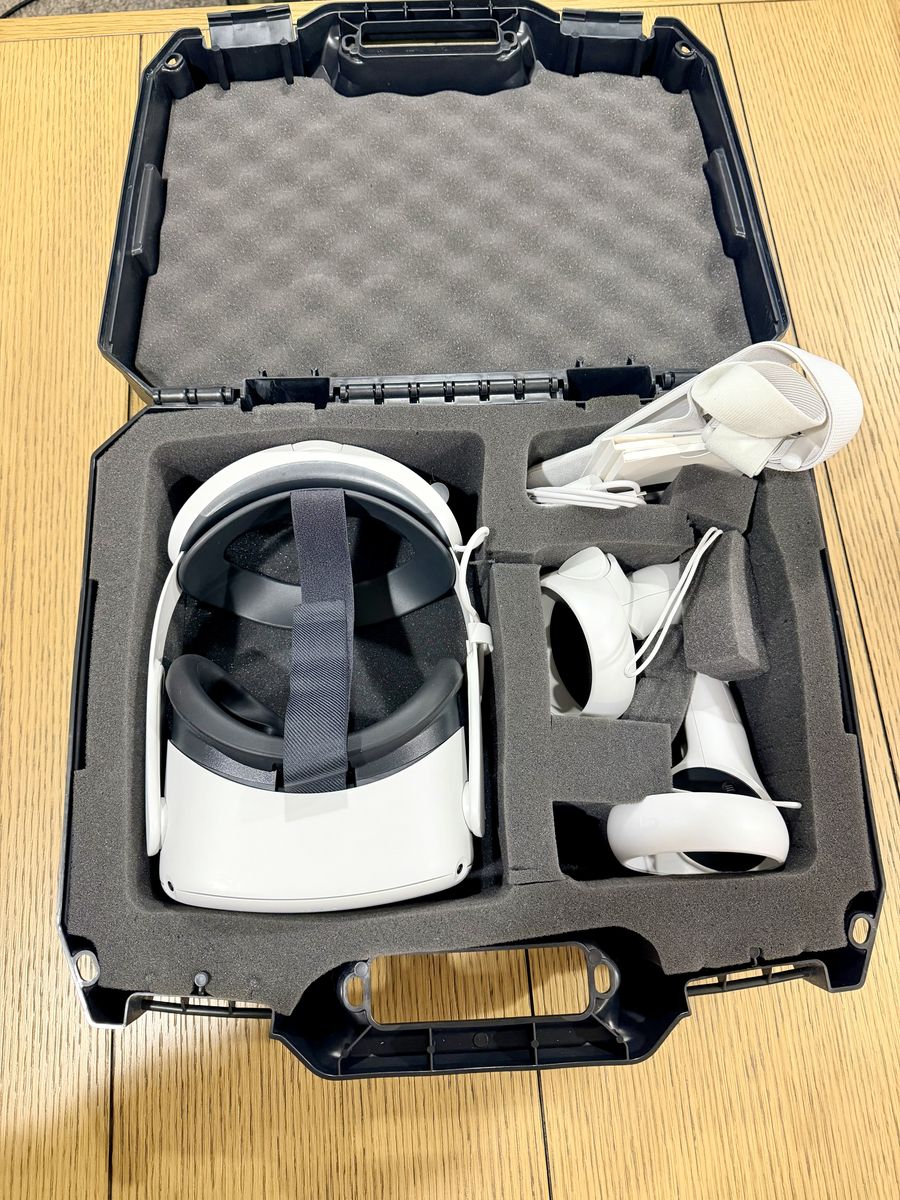 Meta Quest 2 256GB VR Headset Bundle w/ Case