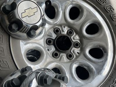 Truck Tires / Rims Chevy 265/70R17