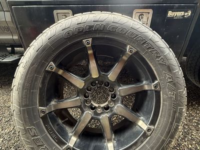 Toyo Open Country A/T III 275/60R20 Tire on Fuel Off-Road Wheel