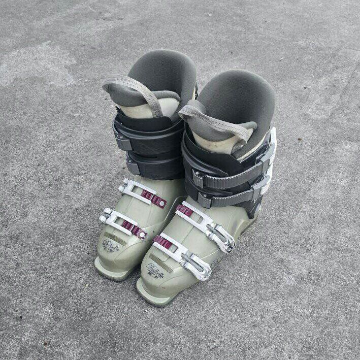 Womens Dalbello Vantage 8.5-9 Mondo 26.5 Ski Boots