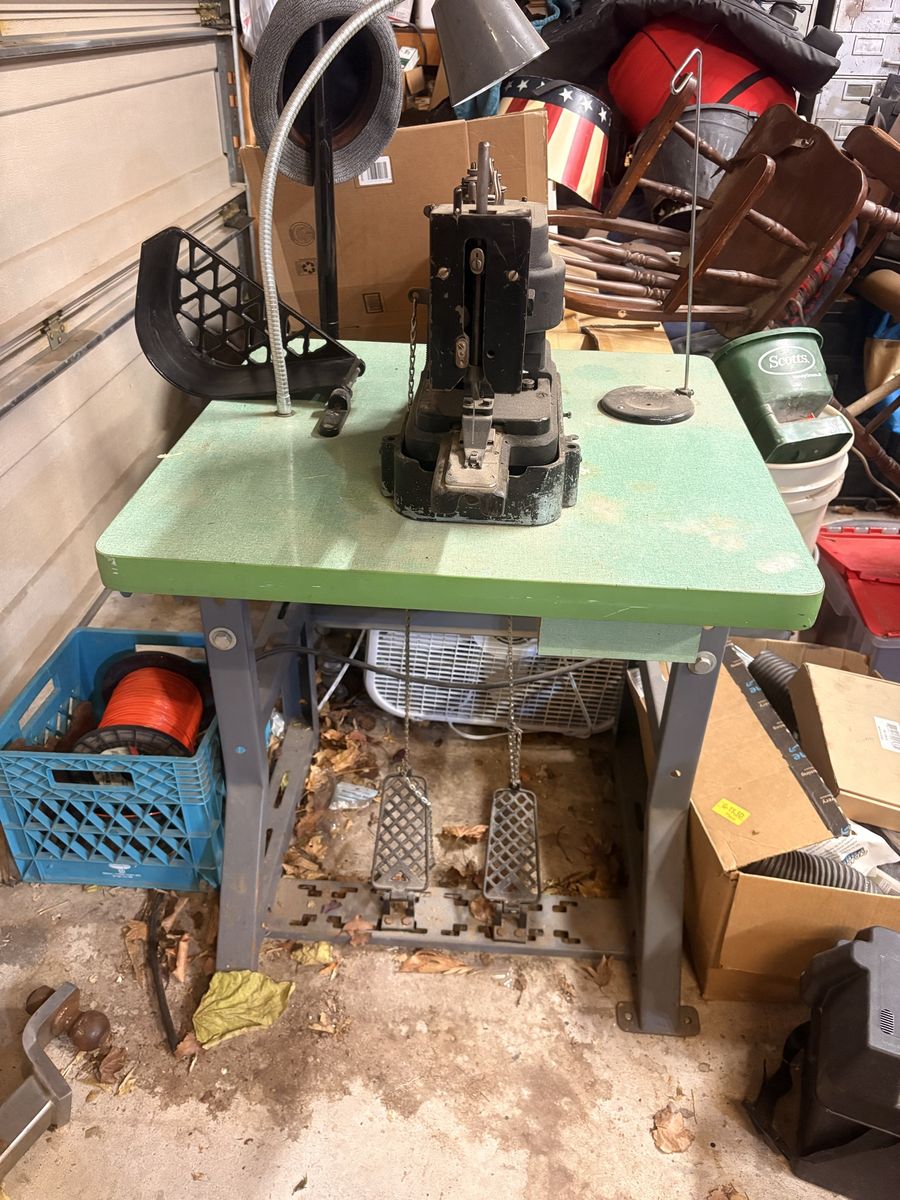 Industrial button sewing machine must sale don’t use