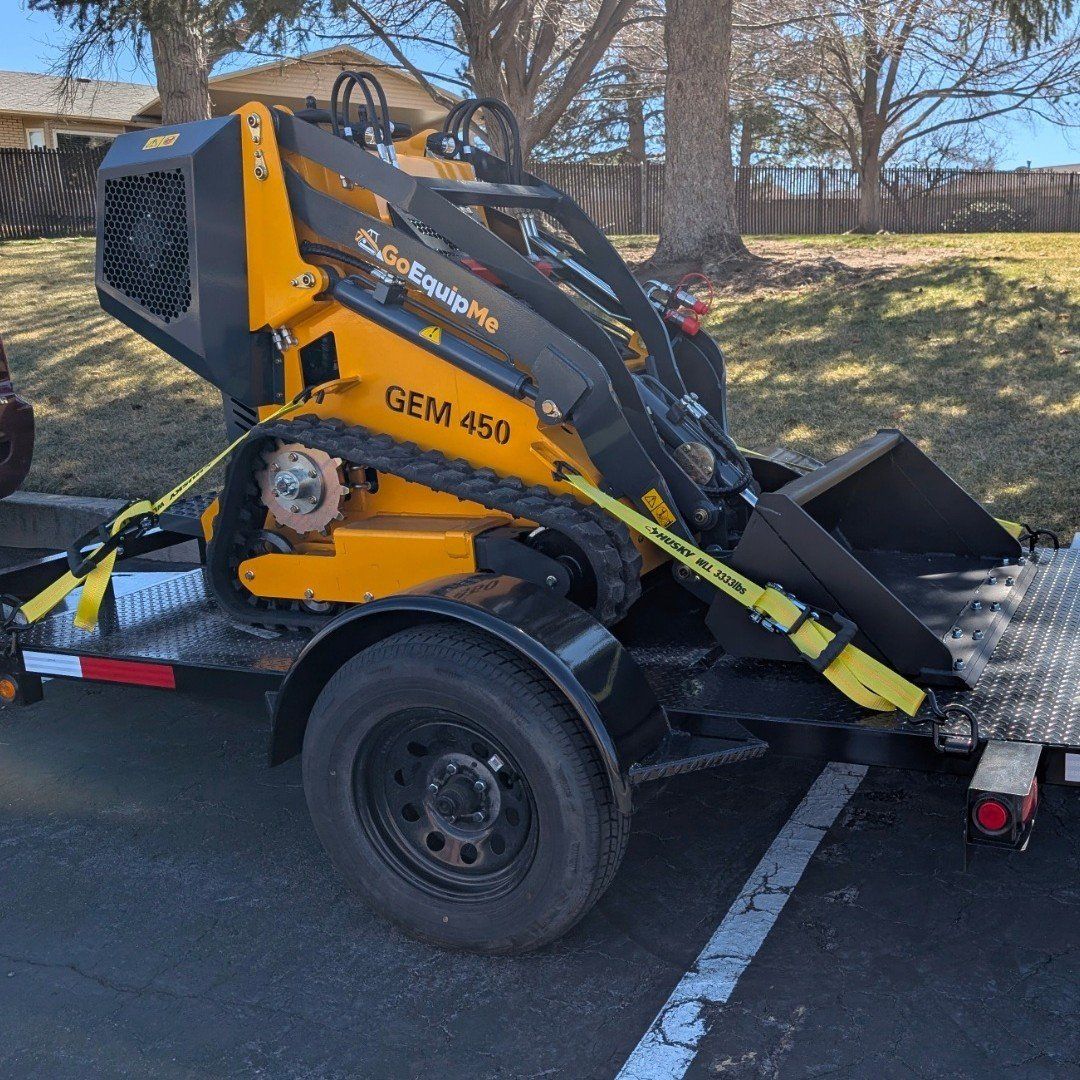 GEM 450 Mini Skid Steer, Dingo w/trail - For Rent