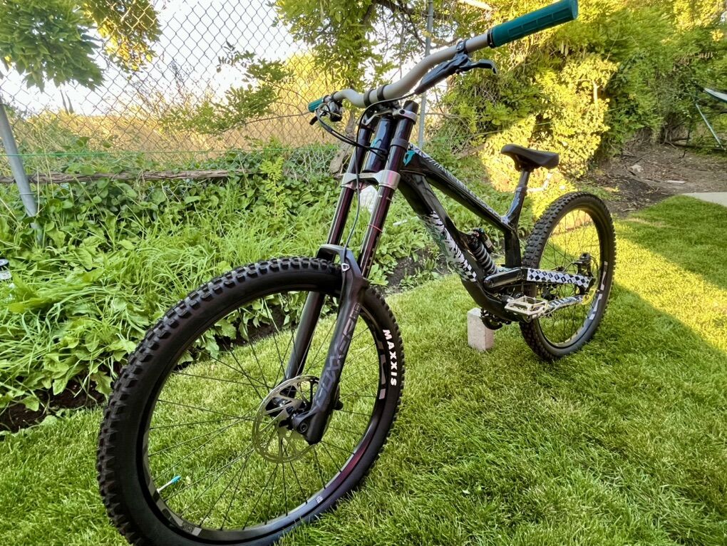 Brand New YT Tues Core 2 27 XL