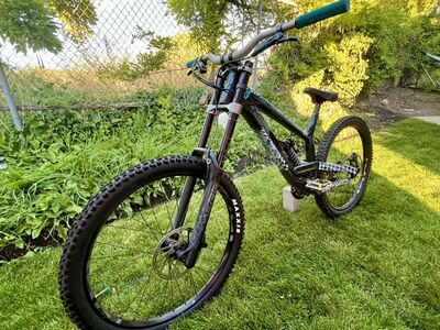 Brand New YT Tues Core 2 27 XL