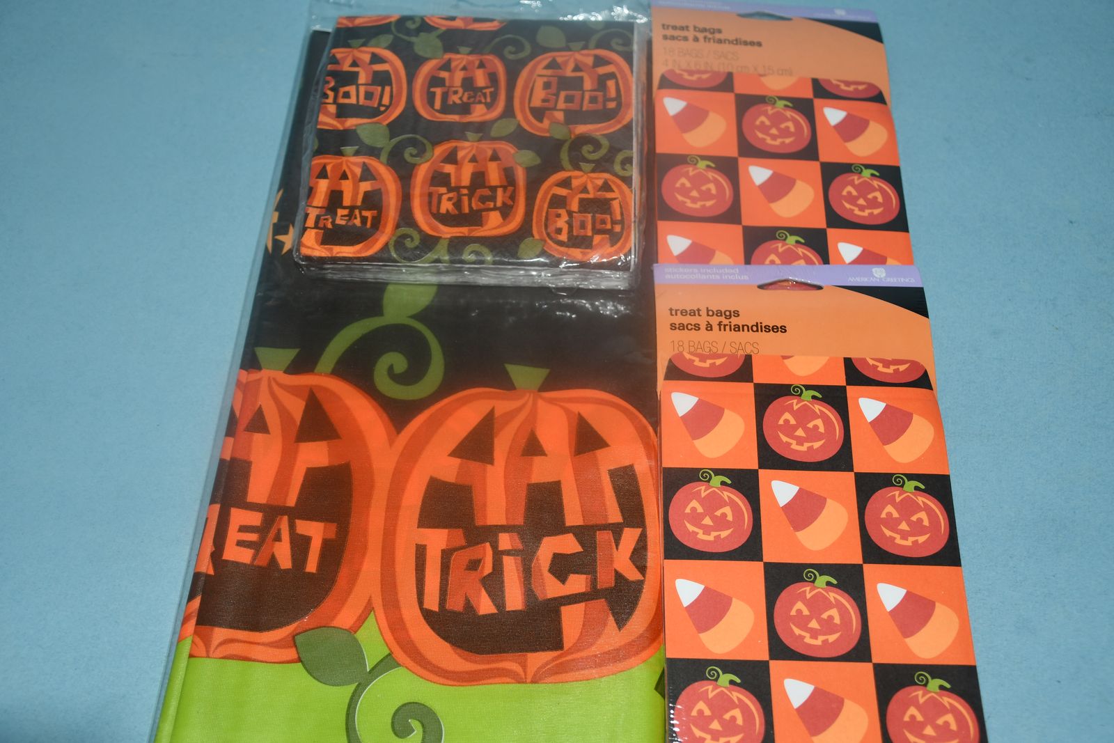 NEW ~ HALLOWEEN TABLECLOTH, NAPKINS & 36 TREAT BAGS ~ TRICK OR TREAT ~ ALL FOR $5