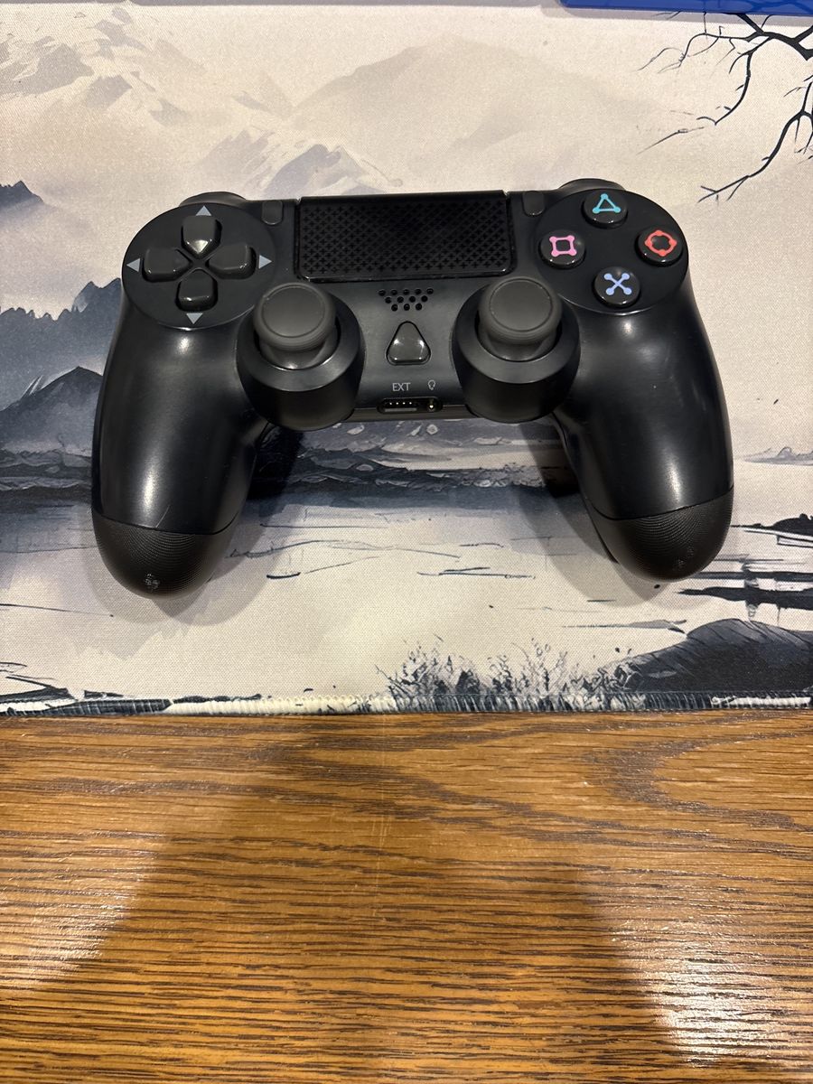 PS4 controller excellent condition, no stick drift
