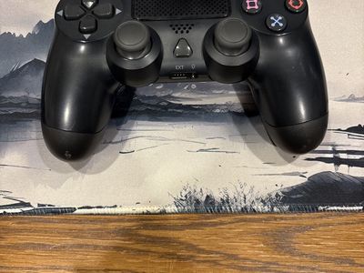 PS4 controller excellent condition, no stick drift