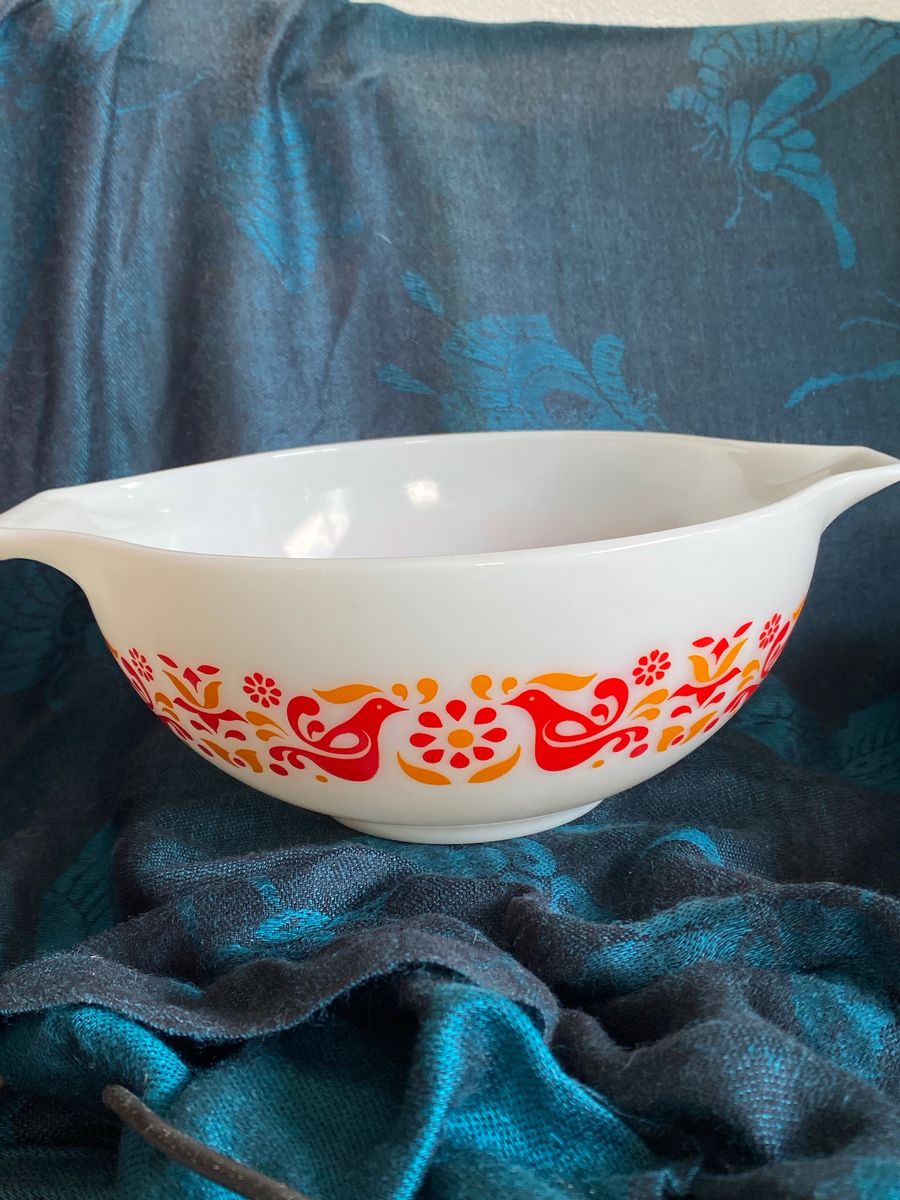Vintage Pyrex Friendship 2 1/2 Quart Cinderella Mixing Bowl