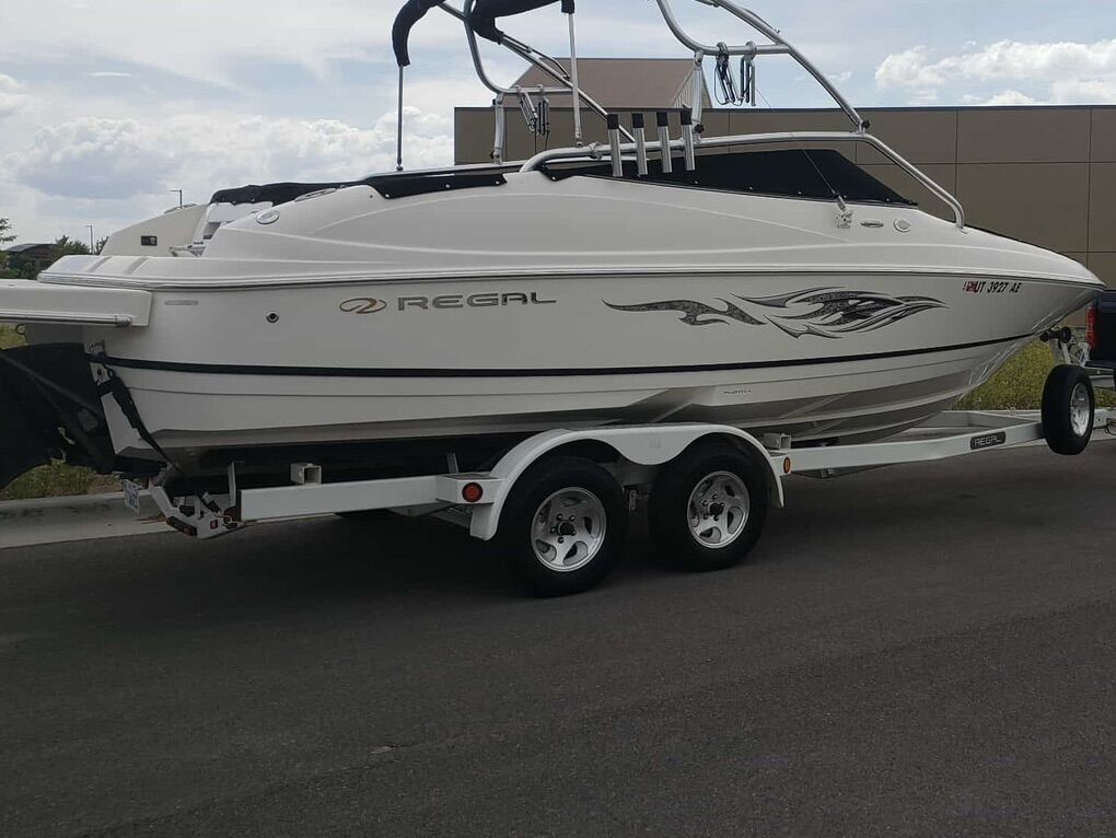 2007 Regal 2400 Fast Trac Bowrider