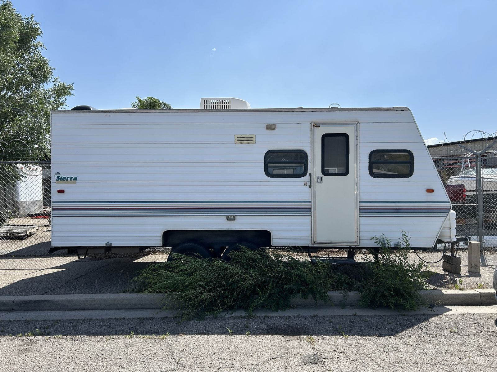 1999 Sierra Camper