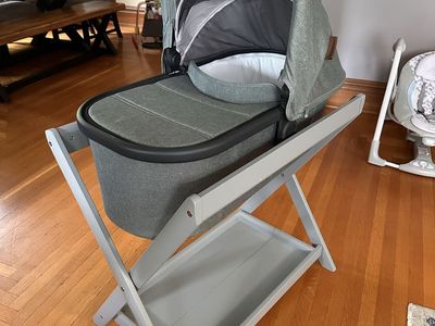 Uppababy Bassinet & Stand - Gray - Gently Used